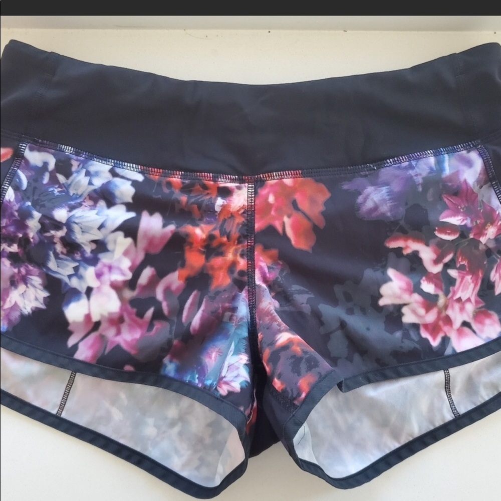 Lululemon Speed Shorts size 6